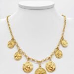 collar monedas dorado